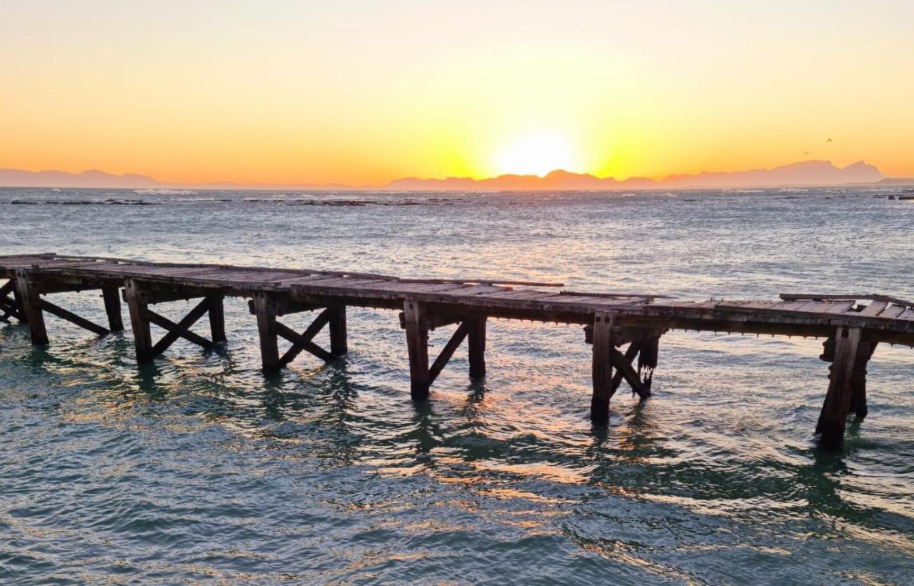 Strand Sea Breeze Cape Town Exterior photo